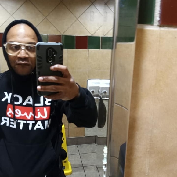 Meet your Posher, Darrell - Picture 1 of 1